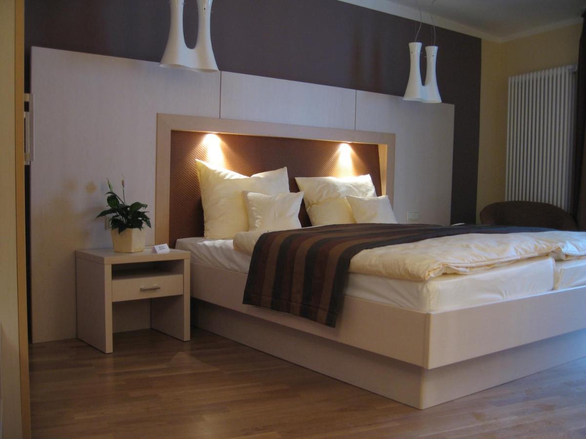 Gaestehaus Ressler Harxheim Ngoại thất bức ảnh